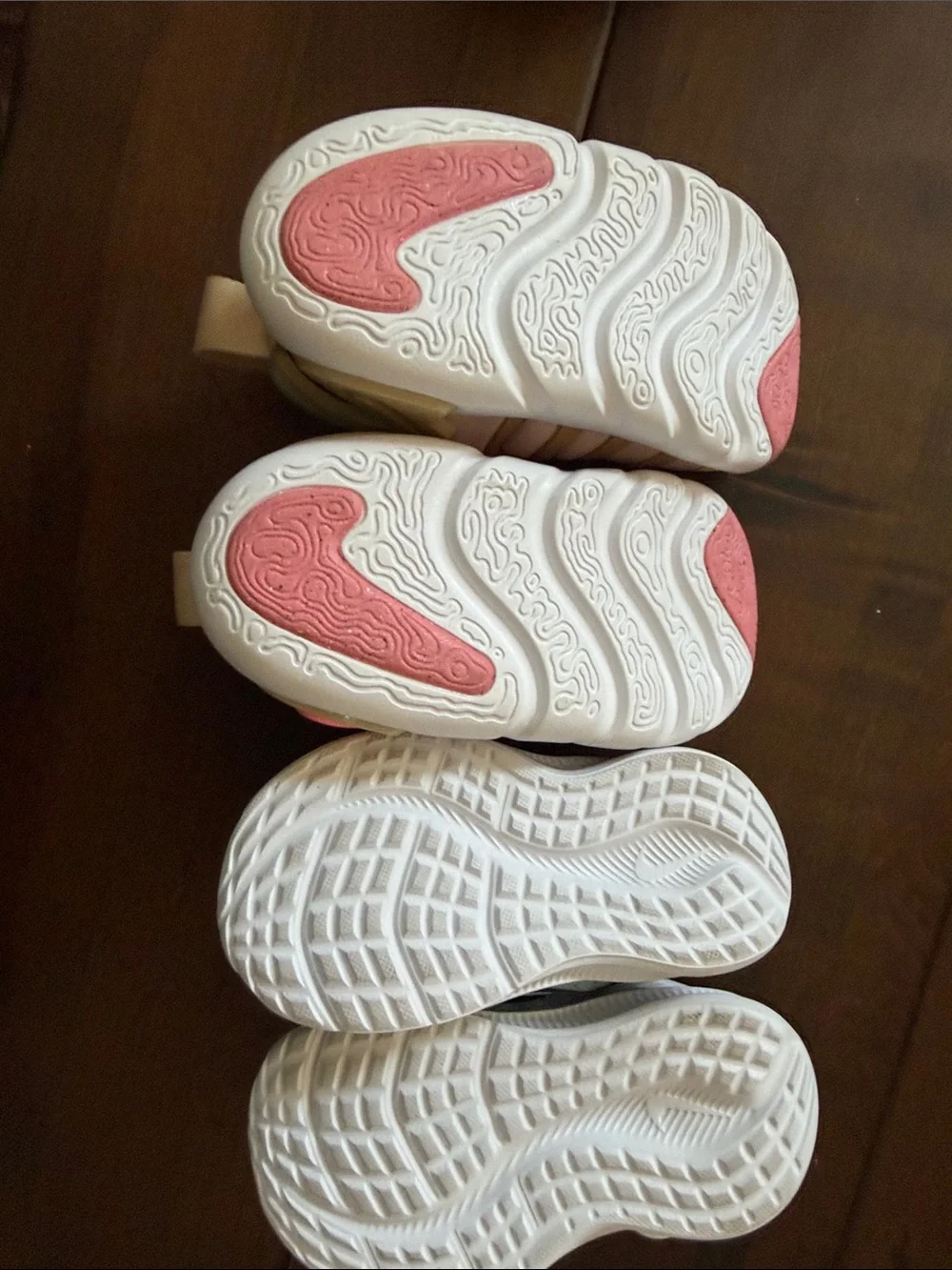 Nike toddler, baby shoes  Slip-On Sneakers SIze 4&6 NWOT